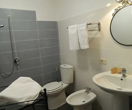 Crispi Nocleg ze śniadaniem Katania