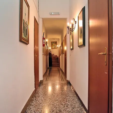 Bed & Breakfast Crispi 2*