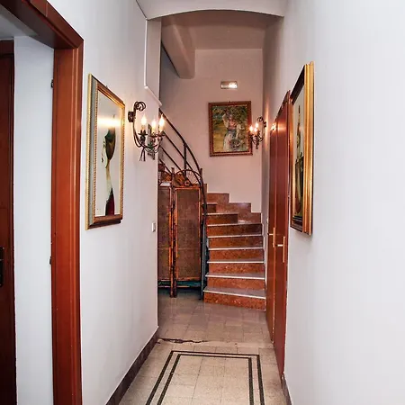Crispi Bed & Breakfast 2*